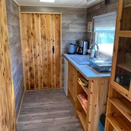 Holiday home Przyczepa Holenderska Ii